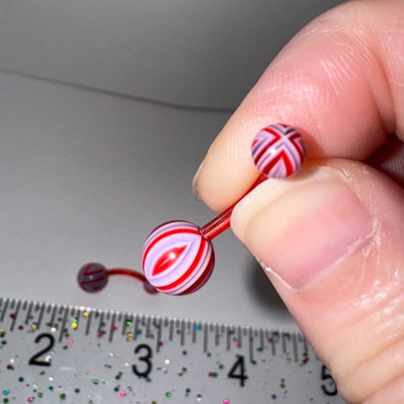 14 Gauge Red, White, and Purple Flag Design Belly Ring - Picture 13 of 13